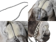 Load image into Gallery viewer, CHANEL シャネル マトラッセ シングルフラップチェーンショルダーバッグ 8番台 ファー 23cm グレー シルバー金具 中古 63707