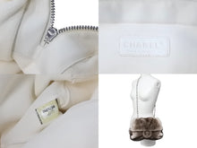 Load image into Gallery viewer, CHANEL シャネル マトラッセ シングルフラップチェーンショルダーバッグ 8番台 ファー 23cm グレー シルバー金具 中古 63707