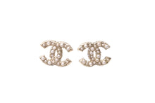 Load image into Gallery viewer, CHANEL シャネル ピアス ココマーク E16V ラインストーン パール ゴールドカラー メタル アクセサリー 美品 中古 63708