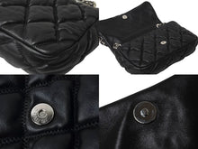Load image into Gallery viewer, 極美品 CHANEL シャネル ココマーク バブルキルト ハンドバッグ ブラック シルバー金具 中古 63716
