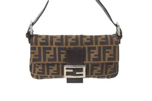 画像をギャラリービューアに読み込む, FENDI フェンディ マンマバケット ハンドバッグ ズッカ柄 ブラウン シルバー金具 美品 中古 63717 