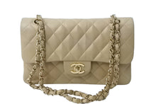 Load image into Gallery viewer, CHANEL シャネル マトラッセWフラップチェーンショルダーバッグ 8番台 ラムスキン 23cm ベージュ 新革 ゴールド金具 中古 63721