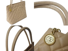 Load image into Gallery viewer, CHANEL シャネル 復刻トート 8番台 ハンドバッグ ココマーク キャビアスキン ベージュ シルバー金具 美品 中古 63722