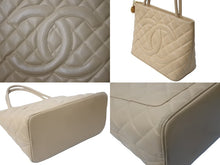 Load image into Gallery viewer, CHANEL シャネル 復刻トート 8番台 ハンドバッグ ココマーク キャビアスキン ベージュ シルバー金具 美品 中古 63722