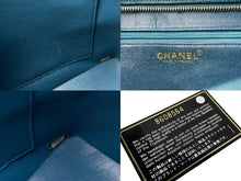 Load image into Gallery viewer, CHANEL シャネル 復刻トート 7番台 ハンドバッグ ココマーク キャビアスキン ターコイズブルー シルバー金具 美品 中古 63735