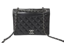 Load image into Gallery viewer, CHANEL シャネル フルフラップ マトラッセ チェーン ショルダーバック 21番台 ラムスキン シルバー金具 美品 中古 63737