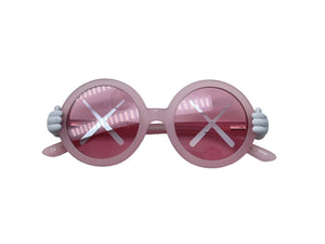 未未使用品 KAWS カウズ×SONS+DAUGHTERS サングラス キッズ ラウンド型 41-18-120 プラスチック ピンク 中古 63778 