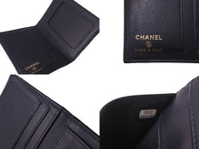 Load image into Gallery viewer, CHANEL シャネル マトラッセ キャビアスキン カードケース パスケース ネイビー 28番台 ゴールド金具 美品 中古 63780