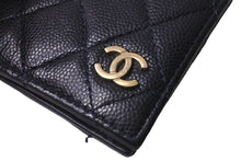 Load image into Gallery viewer, CHANEL シャネル マトラッセ キャビアスキン カードケース パスケース ネイビー 28番台 ゴールド金具 美品 中古 63780