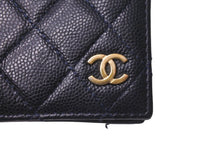 Load image into Gallery viewer, CHANEL シャネル マトラッセ キャビアスキン カードケース パスケース ネイビー 28番台 ゴールド金具 美品 中古 63780