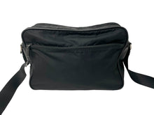 Load image into Gallery viewer, PRADA プラダ ショルダーバッグ VA0757 トライアングルロゴ ナイロン レザー ブラック シルバー金具 良品 中古 63799