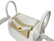 Load image into Gallery viewer, 新品未使用 HERMES エルメス ハンドバッグ リンディミニ ニューホワイトゴールド金具 トリヨンクレマンス W刻印 中古 63814