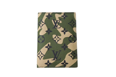 極美品 LOUIS VUITTON ルイヴィトン クーヴェルテュール パスポール 村上隆 パスポートケース M58027 カモ 中古 63838