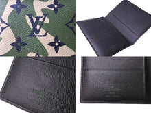 Load image into Gallery viewer, 極美品 LOUIS VUITTON ルイヴィトン クーヴェルテュール パスポール 村上隆 パスポートケース M58027 カモ 中古 63838