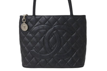 Load image into Gallery viewer, CHANEL シャネル ハンドバッグ 復刻トート キャビアスキン マトラッセ ココマーク 6番台 シルバー金具 中古 63891
