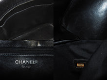 Load image into Gallery viewer, CHANEL シャネル ハンドバッグ 復刻トート キャビアスキン マトラッセ ココマーク 6番台 シルバー金具 中古 63891