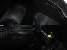 Load image into Gallery viewer, 極美品 CHANEL シャネル ハンドバッグ 復刻トート キャビアスキン マトラッセ ココマーク 9番台 シルバー金具 中古 63892