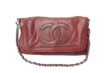 Load image into Gallery viewer, CHANEL シャネル チェーンショルダーバッグ ココマーク 11番台 ラムレザー レッド シルバー金具 美品 中古 63893