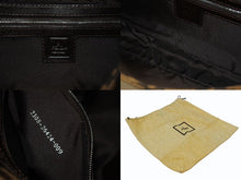 Load image into Gallery viewer, FENDI フェンディ マンマバケット ワンショルダーバッグ 26424 ズッカ柄 キャンバス レザー ブラウン シルバー金具 美品 中古 4b006390
