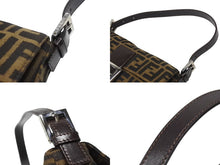 Load image into Gallery viewer, FENDI フェンディ マンマバケット ワンショルダーバッグ 26424 ズッカ柄 キャンバス レザー ブラウン シルバー金具 美品 中古 4b006390