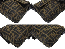 Load image into Gallery viewer, FENDI フェンディ マンマバケット ワンショルダーバッグ 26424 ズッカ柄 キャンバス レザー ブラウン シルバー金具 美品 中古 4b006390