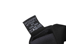 Load image into Gallery viewer, 極美品 CHANEL シャネル ココマーク ネクタイ リボンタイ チョーカー ユニセックス シルク ブラック 中古 63908