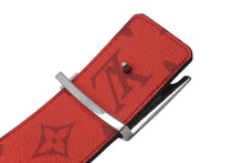 Load image into Gallery viewer, LOUIS VUITTON ルイヴィトン LVロゴベルト リバーシブル M8394V カーキ レッド シルバー 金具 中古 63912