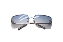 Load image into Gallery viewer, CHANEL シャネル ココマーク メタル ラインストーン サングラス 62◻︎15 4092-B ブルー シルバー 美品 中古 63942