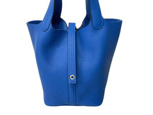 Load image into Gallery viewer, 未使用 HERMES エルメス ハンドバッグ ピコタンロックPM トリヨンクレマンス ブルーゼリージュ W刻印 ゴールド金具 中古 63947
