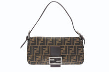 Load image into Gallery viewer, FENDI フェンディ マンマバケット ワンショルダーバッグ 26424 ズッカ柄 キャンバス レザー ブラウン シルバー金具 美品 中古 4b006396