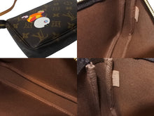 Load image into Gallery viewer, 極美品 LOUIS VUITTON ルイヴィトン ハンドバッグ ポシェット アクセソワール 村上隆 M51981 パンダ モノグラム ゴールド金具 中古 63962