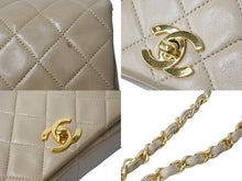 Load image into Gallery viewer, CHANEL シャネル フルフラップマトラッセ24 2番台 シングルチェーンショルダーバッグ ベージュ ゴールド金具 美品 中古 63978