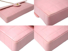 Load image into Gallery viewer, CHANEL シャネル チョコバー チェーンショルダーバッグ ラムスキン 7番台 ピンク ココマーク ゴールド金具 美品 中古 63999