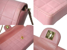 Load image into Gallery viewer, CHANEL シャネル チョコバー チェーンショルダーバッグ ラムスキン 7番台 ピンク ココマーク ゴールド金具 美品 中古 63999