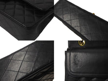 Load image into Gallery viewer, 極美品 CHANEL シャネル マトラッセ Wフラップチェーンショルダーバッグ 6番台 ラムスキン 25cm ブラック ゴールド金具 中古 64000