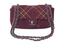 Load image into Gallery viewer, 極美品 CHANEL シャネル チェーンショルダーバッグ ステッチ スエード シングルフラップ 18番台 パープル 中古 64007