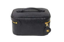 Load image into Gallery viewer, CHANEL シャネル バニティバッグ ココマーク 3番台 キャビアスキン ブラック ゴールド金具 横長 イタリア製 美品 中古 64008