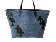 Load image into Gallery viewer, 新品未使用 CHROME HEARTS クロムハーツ セメタリークロスデニムトートバッグ 501リメイク ブルー ブラック シルバー金具 64018