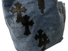 Load image into Gallery viewer, 新品未使用 CHROME HEARTS クロムハーツ セメタリークロスデニムトートバッグ 501リメイク ブルー ブラック シルバー金具 64018
