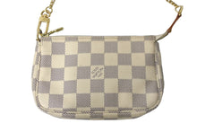 Load image into Gallery viewer, LOUIS VUITTON ルイヴィトン ポーチ N58010 ミニポシェットアクセソワール ダミエアズール ホワイト ゴールド金具 美品 中古 64020