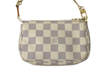 Load image into Gallery viewer, LOUIS VUITTON ルイヴィトン ポーチ N58010 ミニポシェットアクセソワール ダミエアズール ホワイト ゴールド金具 美品 中古 64020