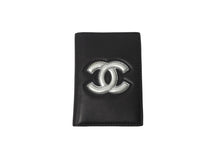 Load image into Gallery viewer, CHANEL シャネル ココマーク パスケース 22番台 二つ折り レザー ブラック シルバー 美品 中古 64034