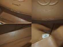Load image into Gallery viewer, CHANEL シャネル マトラッセ 25cm Wフラップ チェーンショルダーバッグ 4番台 ラムスキン ベージュ ゴールド金具 美品 中古 4c063447