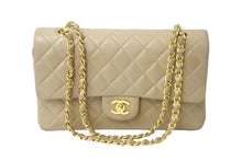 Load image into Gallery viewer, CHANEL シャネル マトラッセ 25cm Wフラップ チェーンショルダーバッグ 4番台 ラムスキン ベージュ ゴールド金具 美品 中古 64062