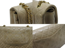 Load image into Gallery viewer, CHANEL シャネル マトラッセ 25cm Wフラップ チェーンショルダーバッグ 4番台 ラムスキン ベージュ ゴールド金具 美品 中古 4c063447