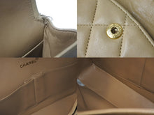 Load image into Gallery viewer, CHANEL シャネル マトラッセ 25cm Wフラップ チェーンショルダーバッグ 4番台 ラムスキン ベージュ ゴールド金具 美品 中古 64062