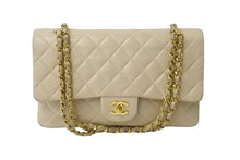 Load image into Gallery viewer, CHANEL シャネル マトラッセ 25cm Wフラップ チェーンショルダーバッグ 3番台 ラムスキン ベージュ ゴールド金具 美品 中古 64064