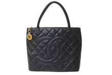Load image into Gallery viewer, 極美品 CHANEL シャネル ハンドバッグ 復刻トート キャビアスキン マトラッセ ココマーク 9番台 ゴールド金具 中古 64073