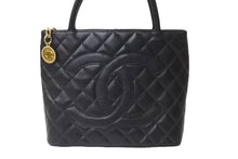 Load image into Gallery viewer, 極美品 CHANEL シャネル ハンドバッグ 復刻トート キャビアスキン マトラッセ ココマーク 9番台 ゴールド金具 中古 64073