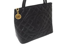 Load image into Gallery viewer, 極美品 CHANEL シャネル ハンドバッグ 復刻トート キャビアスキン マトラッセ ココマーク 9番台 ゴールド金具 中古 64073